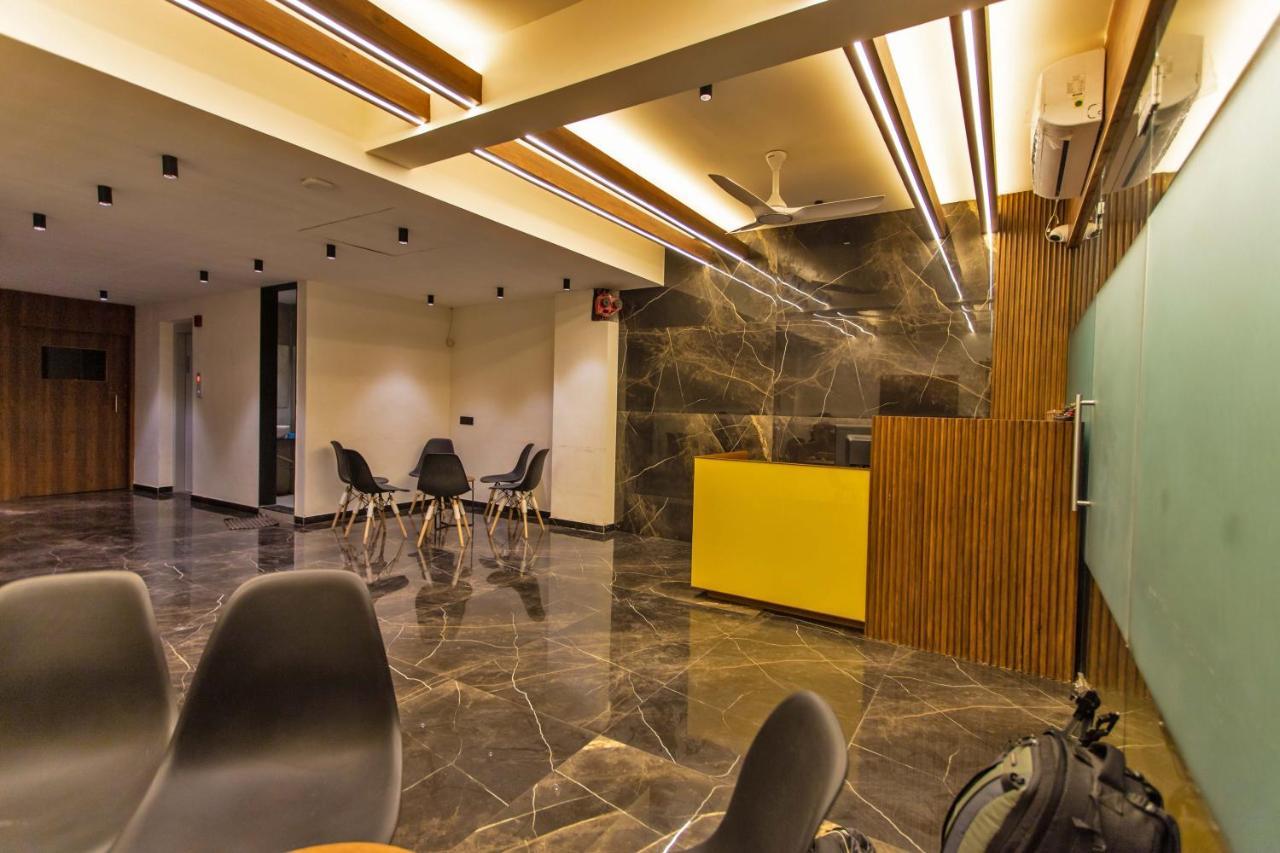 Nova Park Hotel Rajkot Exterior photo
