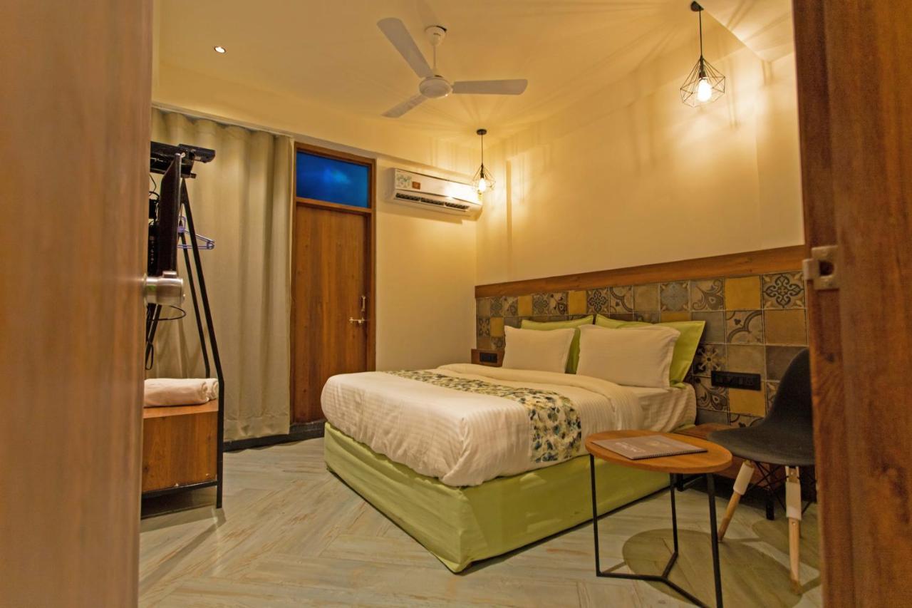 Nova Park Hotel Rajkot Exterior photo