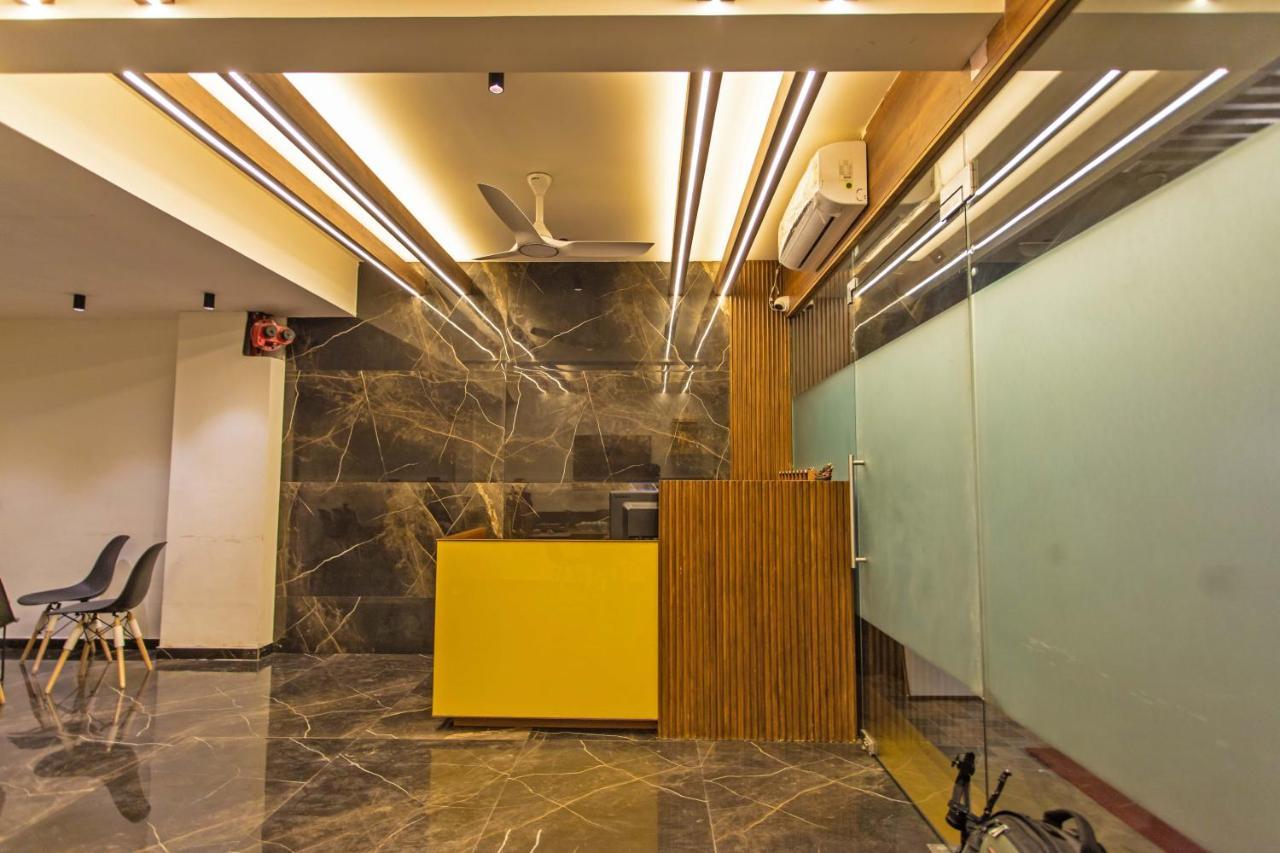 Nova Park Hotel Rajkot Exterior photo