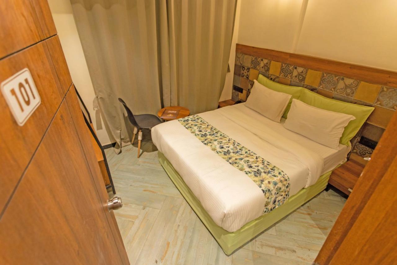 Nova Park Hotel Rajkot Exterior photo