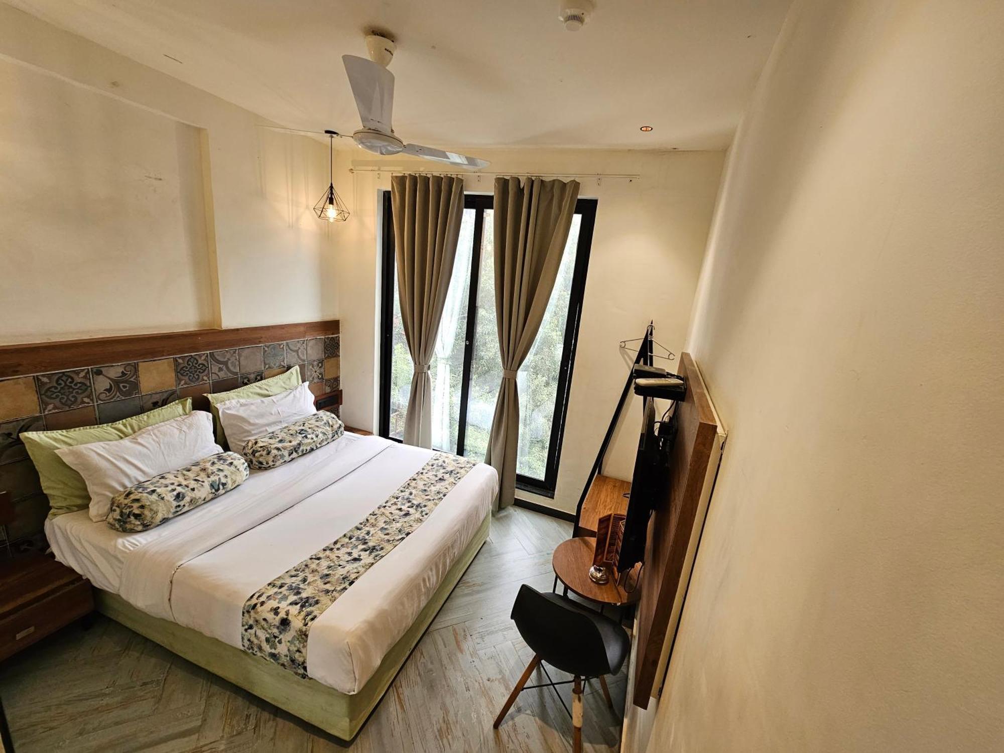 Nova Park Hotel Rajkot Exterior photo