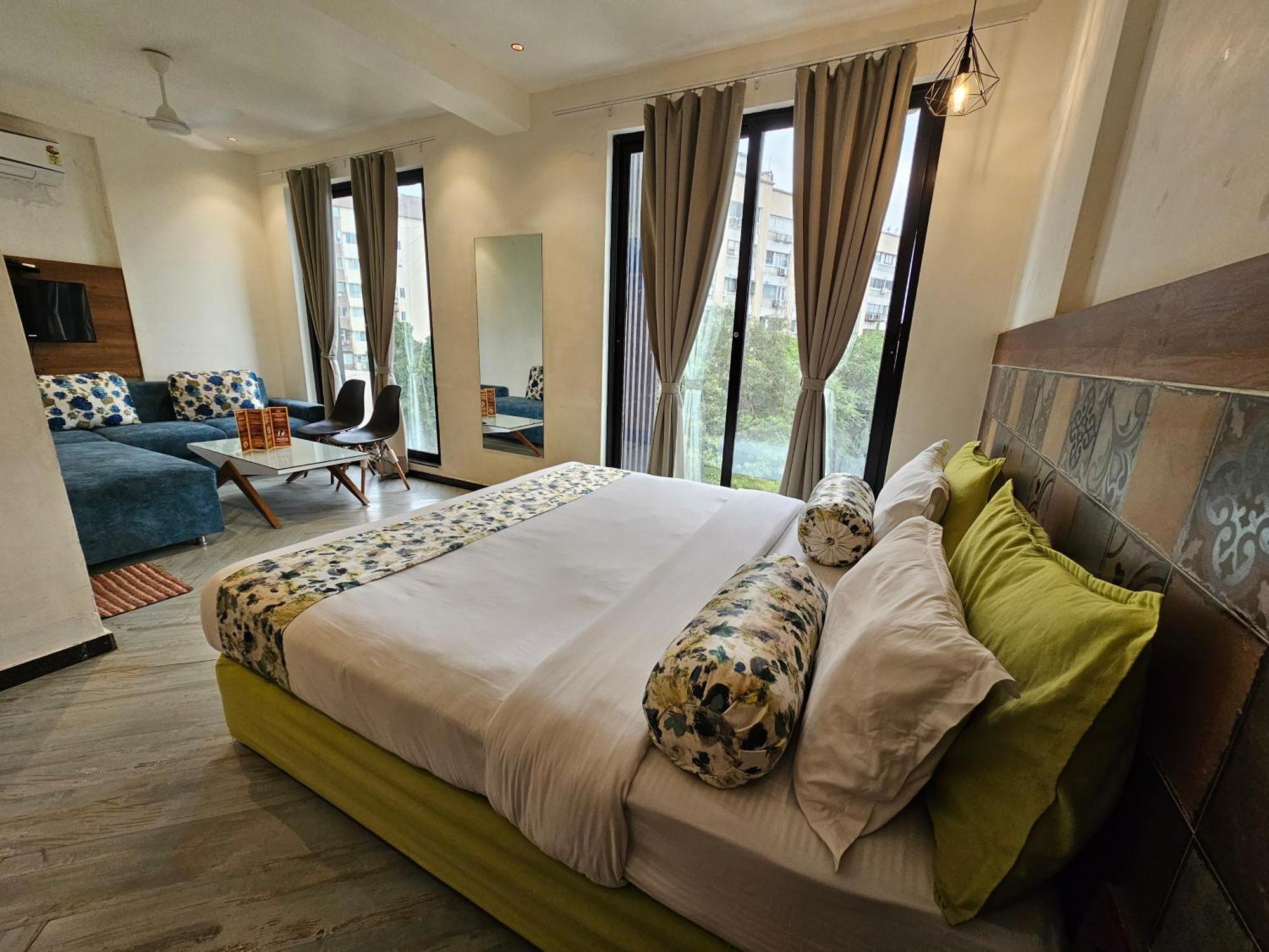 Nova Park Hotel Rajkot Exterior photo